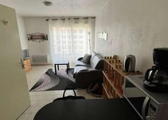 Beau Studio , Ensoleille, Wifi, Etage 5 Ascenceur