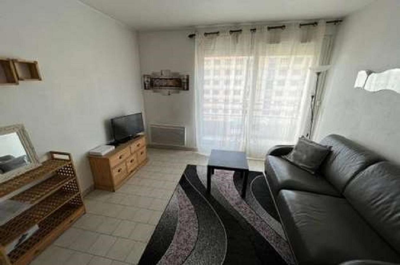 Beau Studio , Ensoleille, Wifi, Etage 5 Ascenceur Apartment *